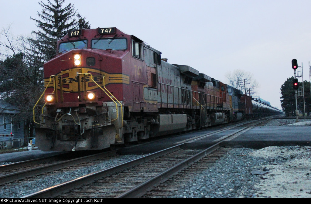 BNSF 747, BNSF 5082 & CSX 962